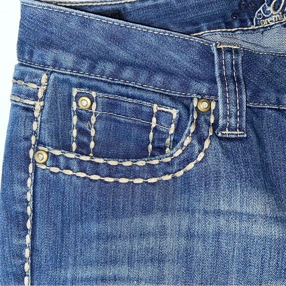 JB’s Women’s 10 Blue Bootcut Faded Embroidered Rhinestone Button Low rise Denim - Picture 4 of 7